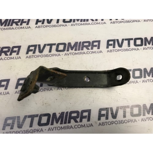 Кронштейн впускного колектора Opel Zafira B 1.6 16V 2005-2011 55559382